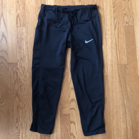 Nike Dri-Fit Crop with Side and back pocket Small